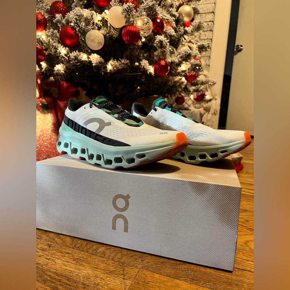 Men’s On Cloud Cloud Monsters SZ 10.5